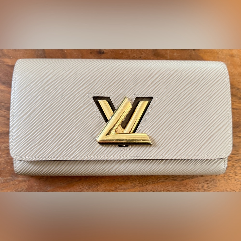 Louis Vuitton Epi Leather Twist Lock Wallet